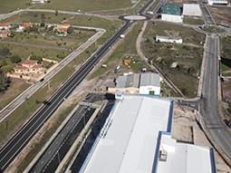 Subasta de Terreno de 2.718 m2, y Nave Industrial de 350 m2 en Malpartida de Cáceres (Cáceres)