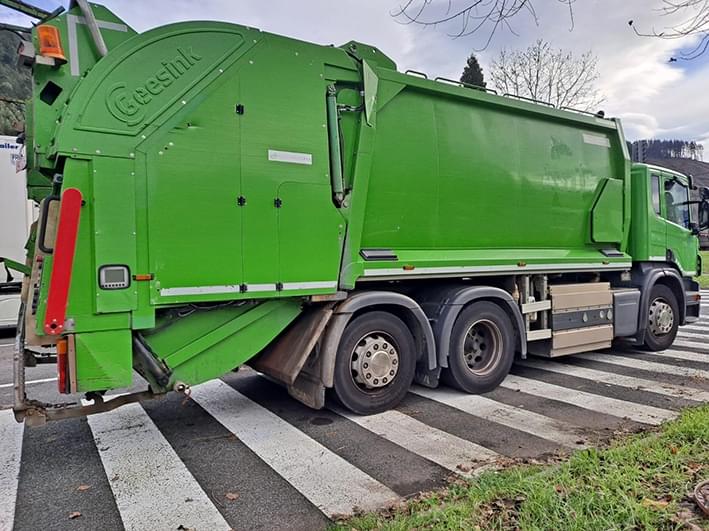 Subasta Camión Recogida de Basuras Scania P310  Gas Natural (GMC) 6x2, 310cv